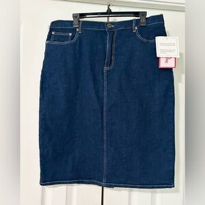 New Bend Over Jean skirt woman’s size 14 denim
